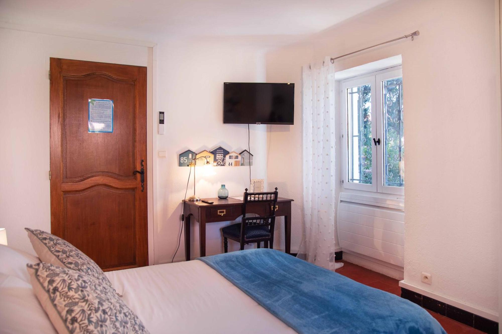 Villa Bleue - Les Pins Пор-Вандр Екстер'єр фото